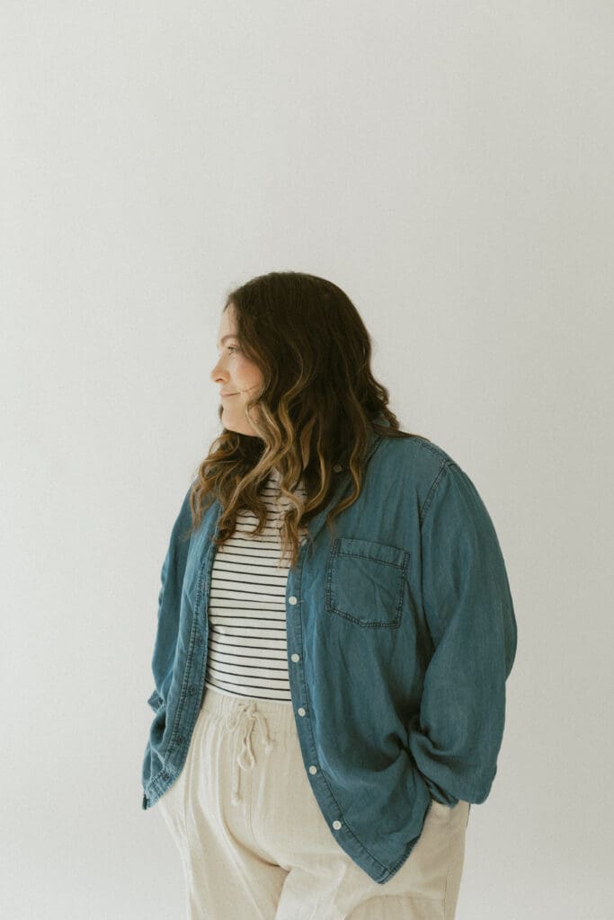 Real wedding moments photographed with documentary approach by Alanie Sayer Photography